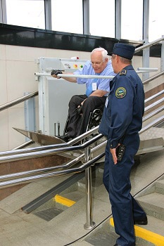 В метро разработали специальные инструкции по оказанию помощи физически ослабленным пассажирам